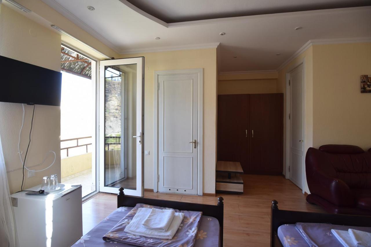 Hotel Vake Palace Tiflis Exterior foto