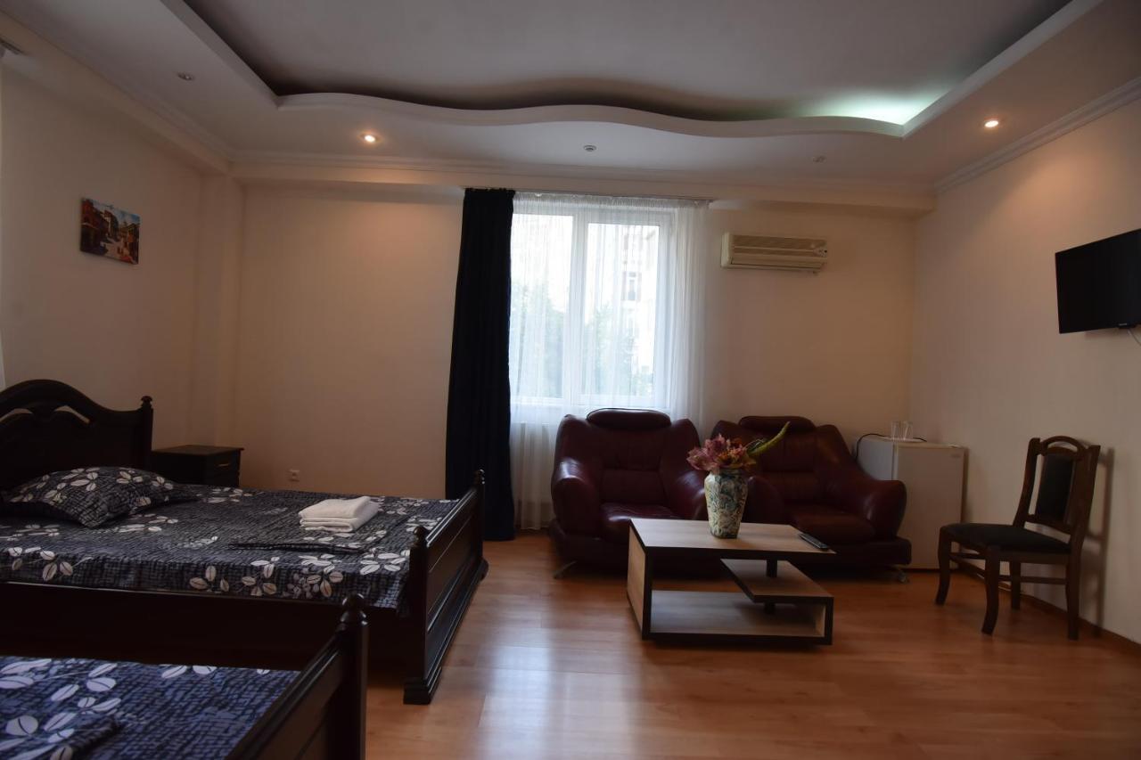 Hotel Vake Palace Tiflis Exterior foto